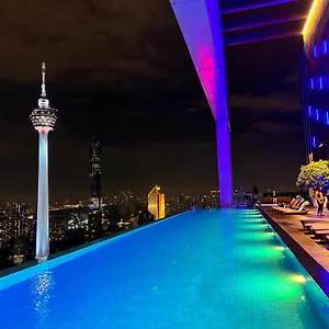 The Platinum By Crown Suites Apartment